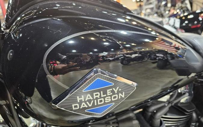 2025 Harley-Davidson® FLHC - Heritage Classic