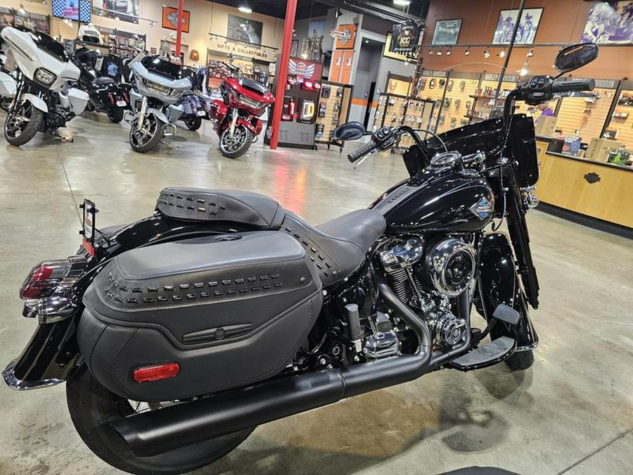 2025 Harley-Davidson® FLHC - Heritage Classic