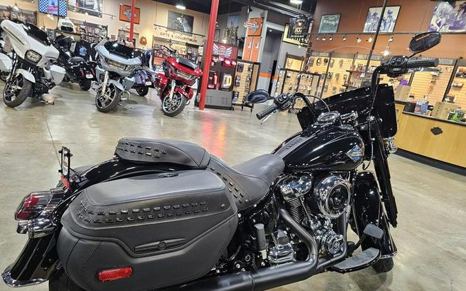 2025 Harley-Davidson® FLHC - Heritage Classic