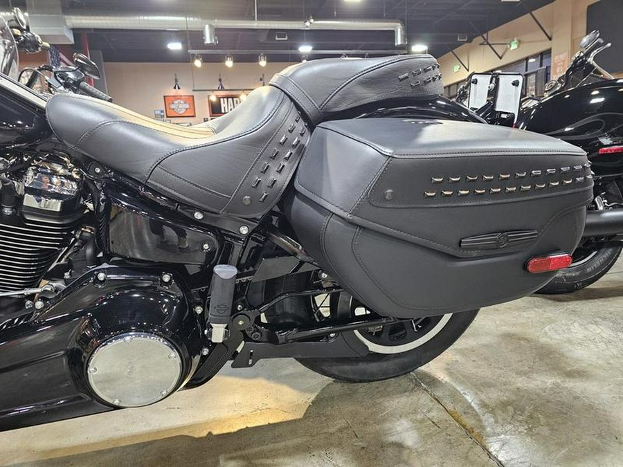 2025 Harley-Davidson® FLHC - Heritage Classic