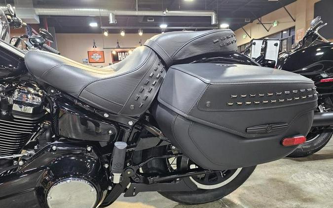 2025 Harley-Davidson® FLHC - Heritage Classic