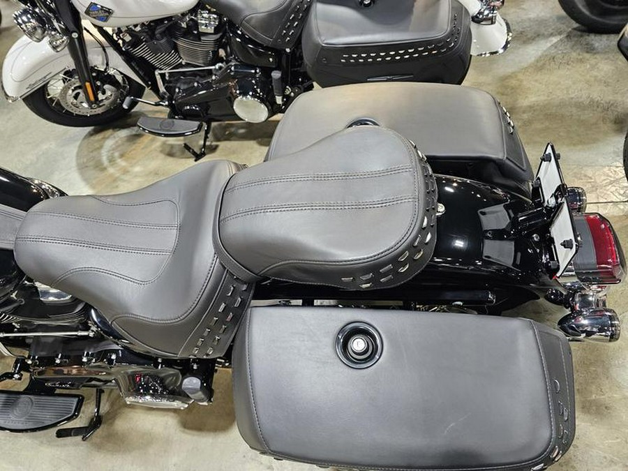 2025 Harley-Davidson® FLHC - Heritage Classic
