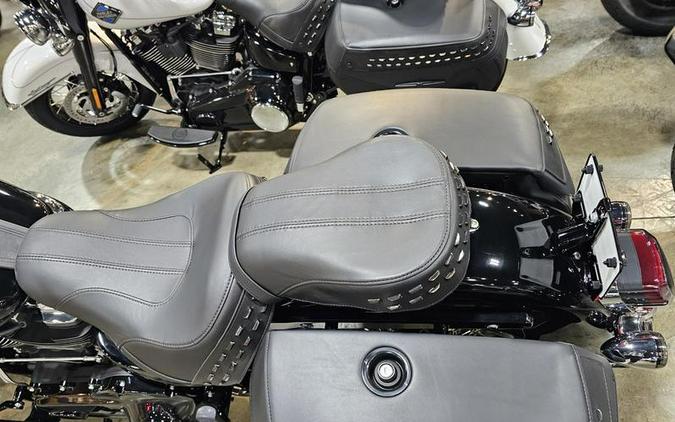 2025 Harley-Davidson® FLHC - Heritage Classic