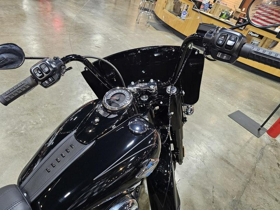 2025 Harley-Davidson® FLHC - Heritage Classic