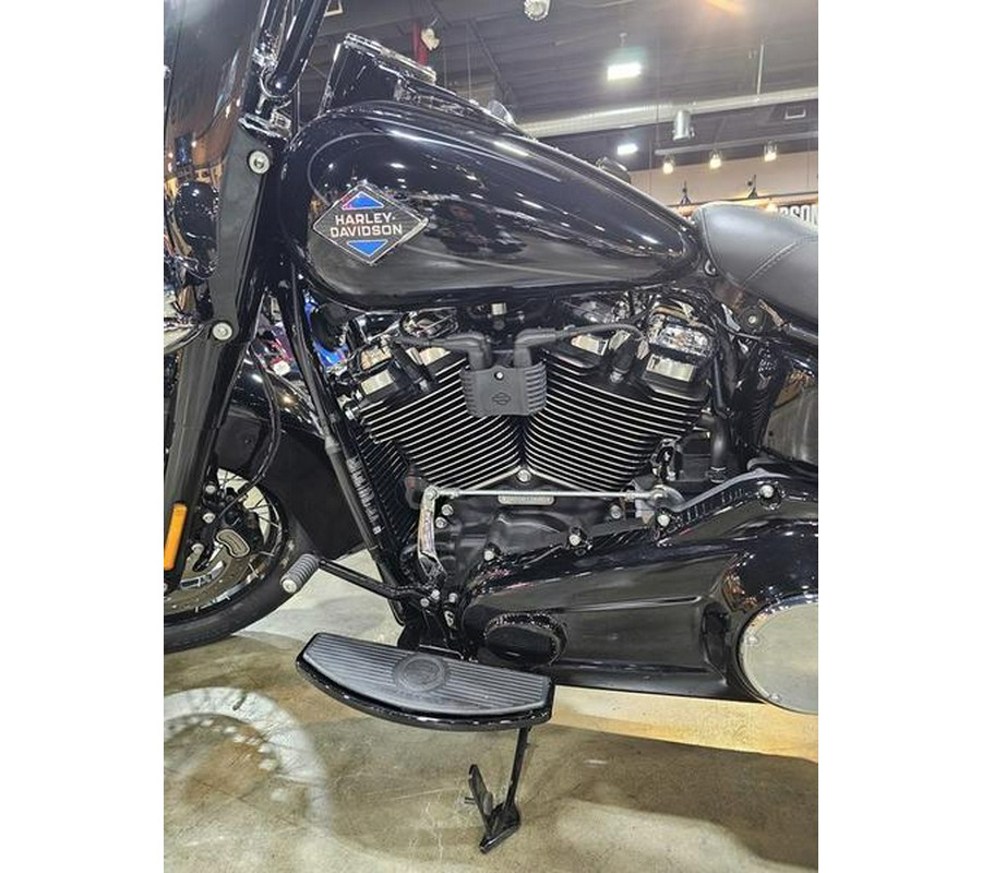 2025 Harley-Davidson® FLHC - Heritage Classic