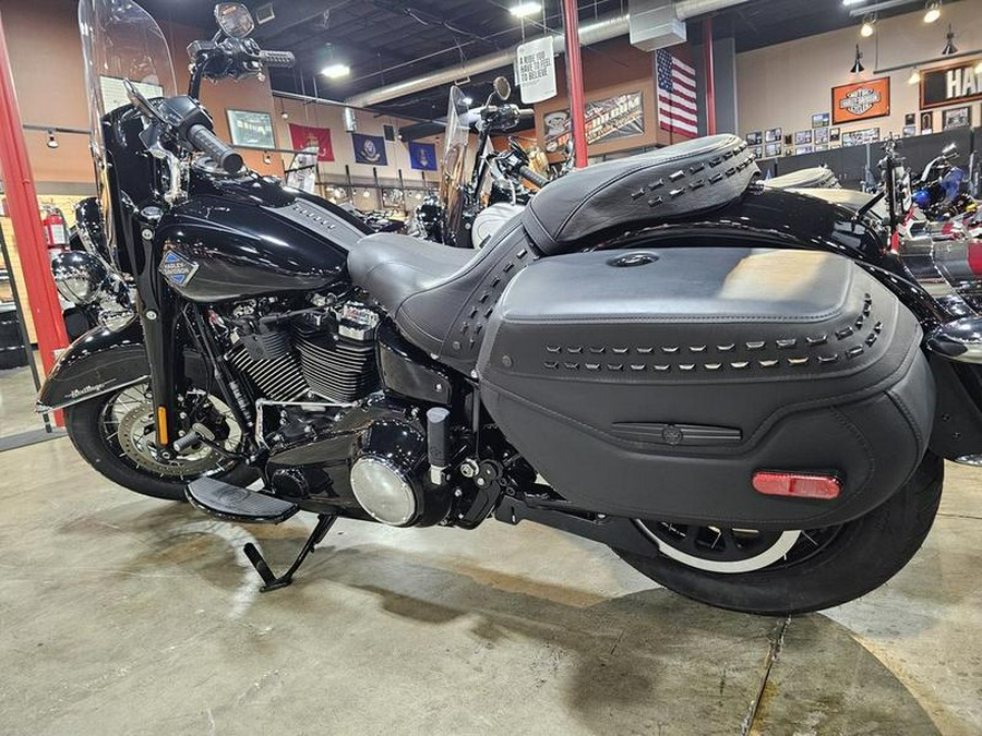 2025 Harley-Davidson® FLHC - Heritage Classic