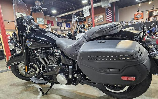2025 Harley-Davidson® FLHC - Heritage Classic