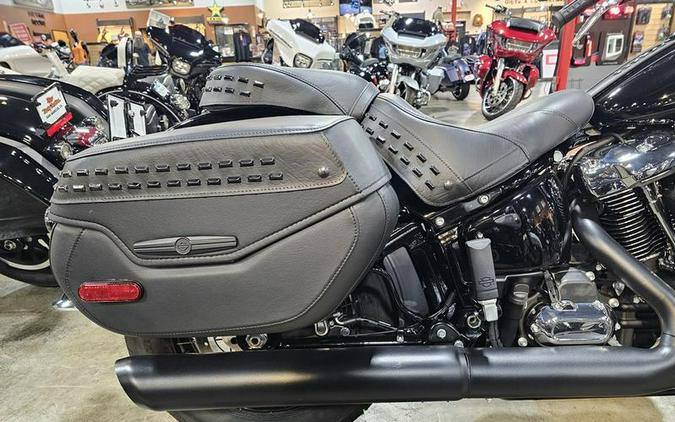 2025 Harley-Davidson® FLHC - Heritage Classic