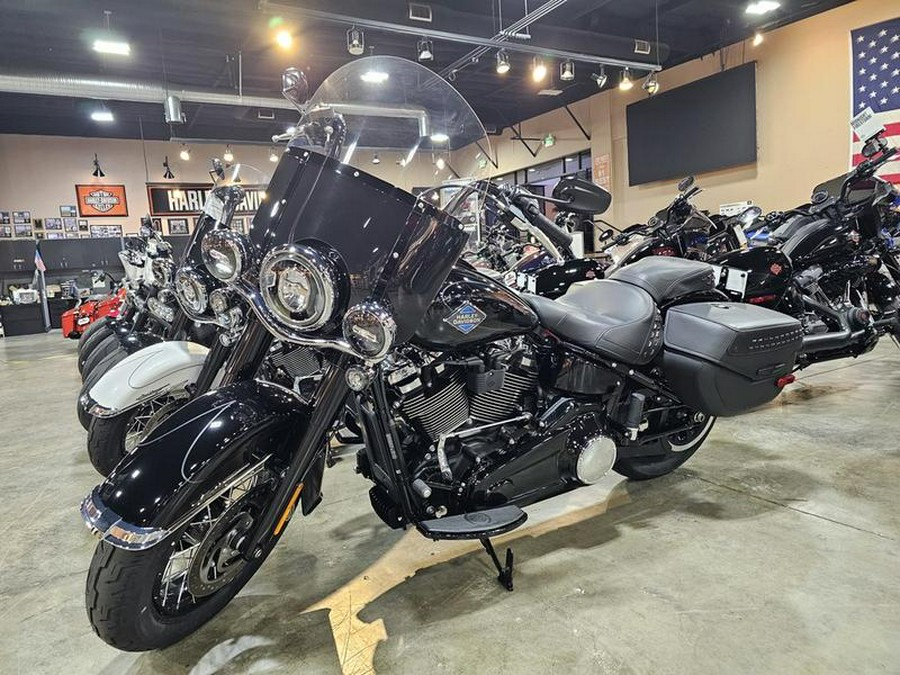 2025 Harley-Davidson® FLHC - Heritage Classic