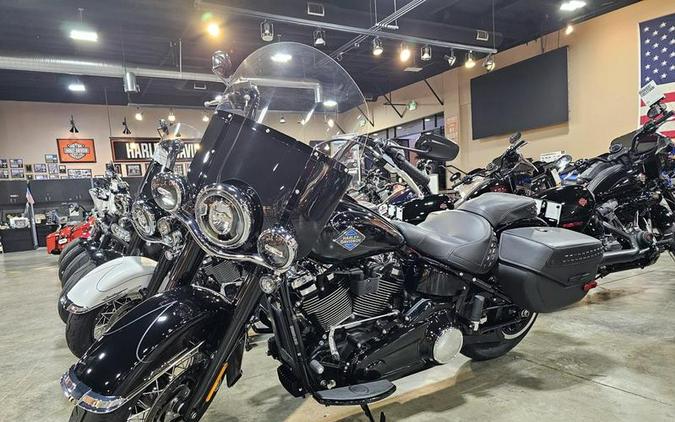 2025 Harley-Davidson® FLHC - Heritage Classic