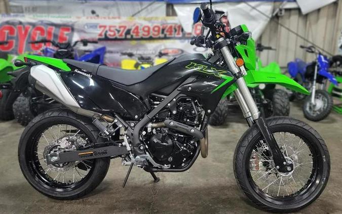 2023 Kawasaki KLX230SM Review [A Dozen Fast Facts]