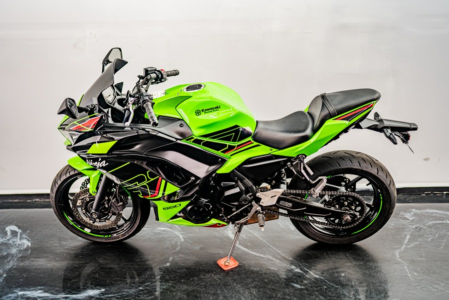 2023 Kawasaki Ninja 650 ABS KRT Edition