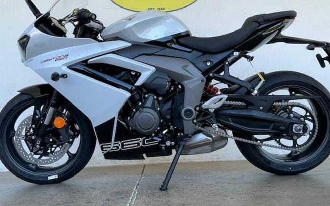 2025 Triumph Daytona 660 Snowdonia White/Sapphire Black