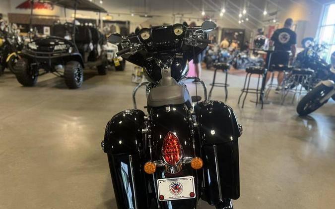 2019 Indian Motorcycle® Chieftain® Classic Thunder Black