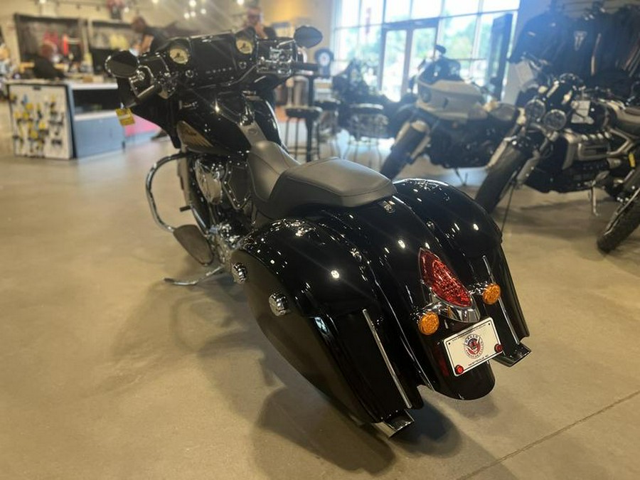 2019 Indian Motorcycle® Chieftain® Classic Thunder Black