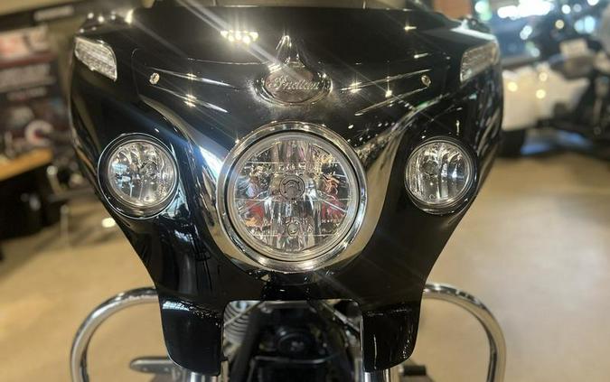 2019 Indian Motorcycle® Chieftain® Classic Thunder Black