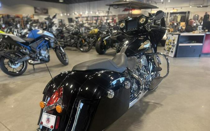 2019 Indian Motorcycle® Chieftain® Classic Thunder Black