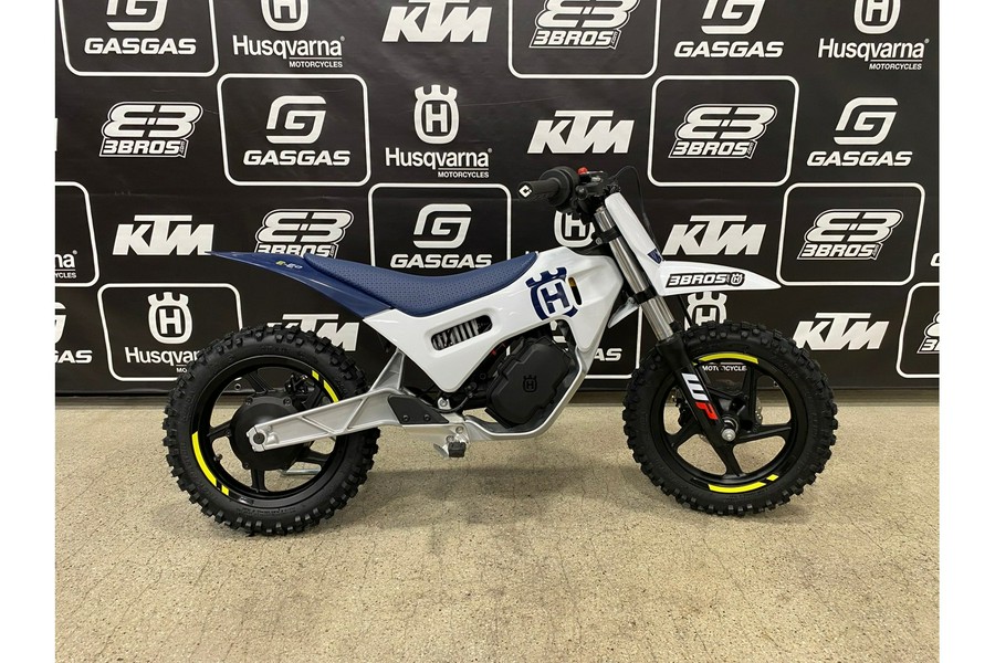 2025 Husqvarna Motorcycles EE 2