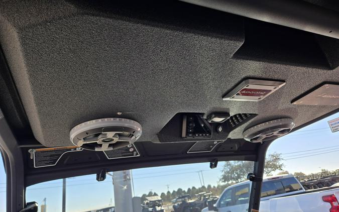 2026 CAN-AM DEFENDER MAX X MR HD11 WITH HALF DOORS