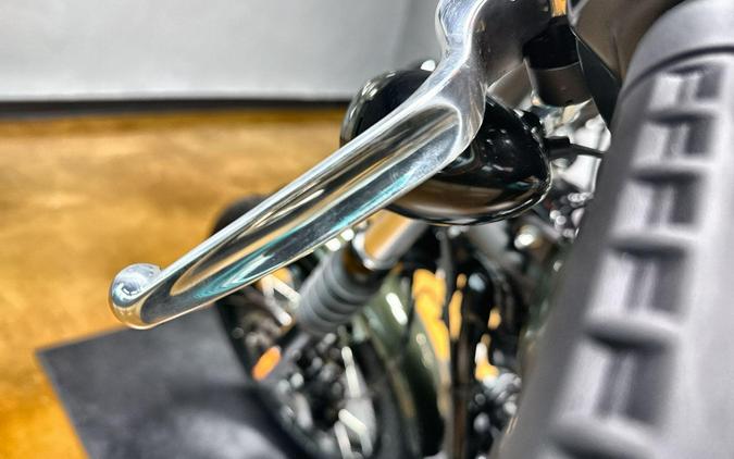 2026 Harley-Davidson® Street Bob® Olive Steel Metallic Chrome Cast Wheels