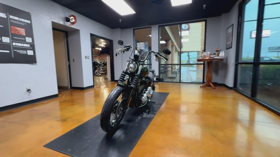 2026 Harley-Davidson® Street Bob® Olive Steel Metallic Chrome Cast Wheels