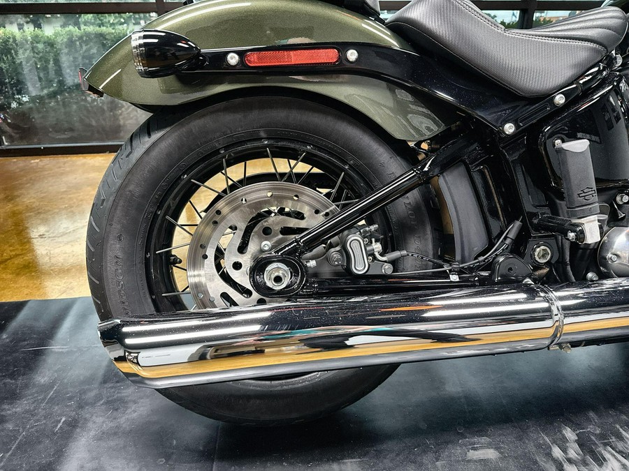 2026 Harley-Davidson® Street Bob® Olive Steel Metallic Chrome Cast Wheels