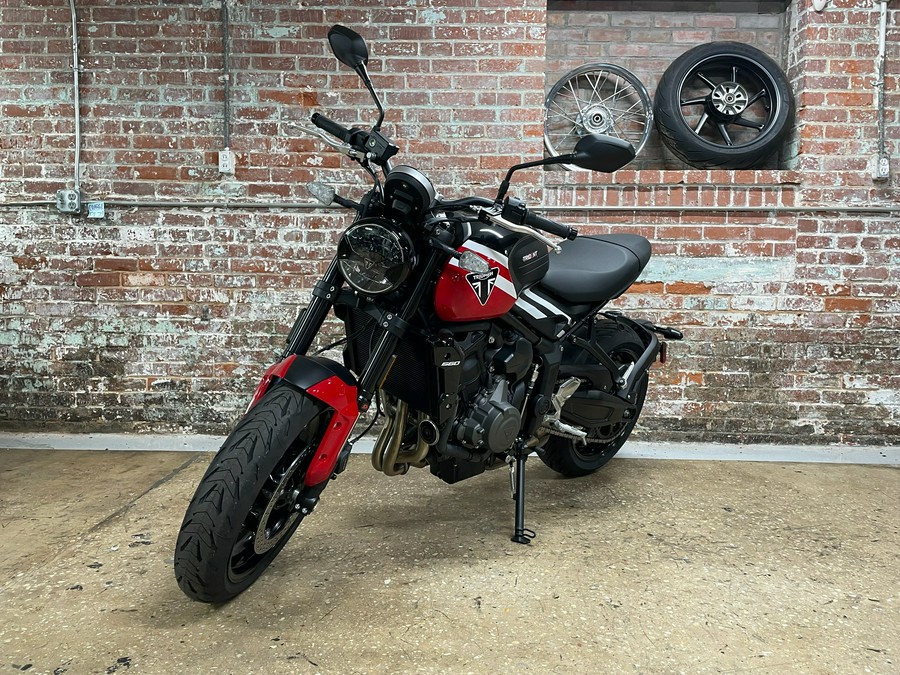 2025 Triumph Trident 660