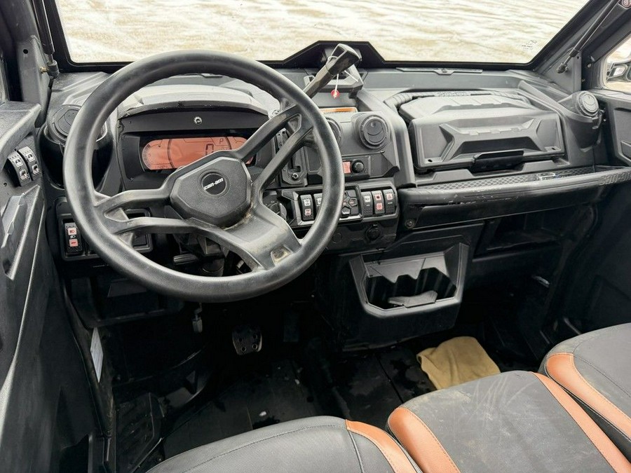 2023 Can-Am® Defender MAX Lone Star Cab HD10