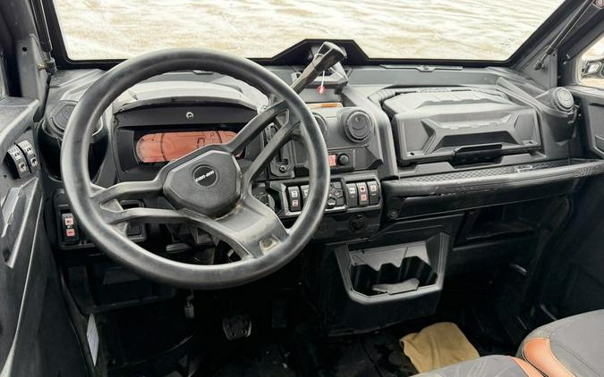 2023 Can-Am® Defender MAX Lone Star Cab HD10
