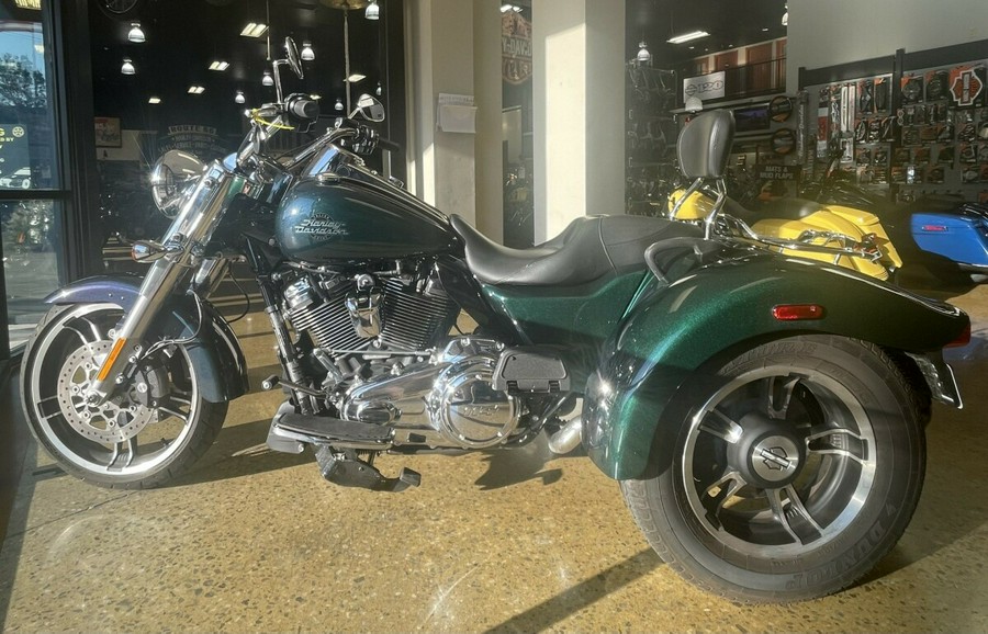 2021 Harley-Davidson Freewheeler Snake Venom