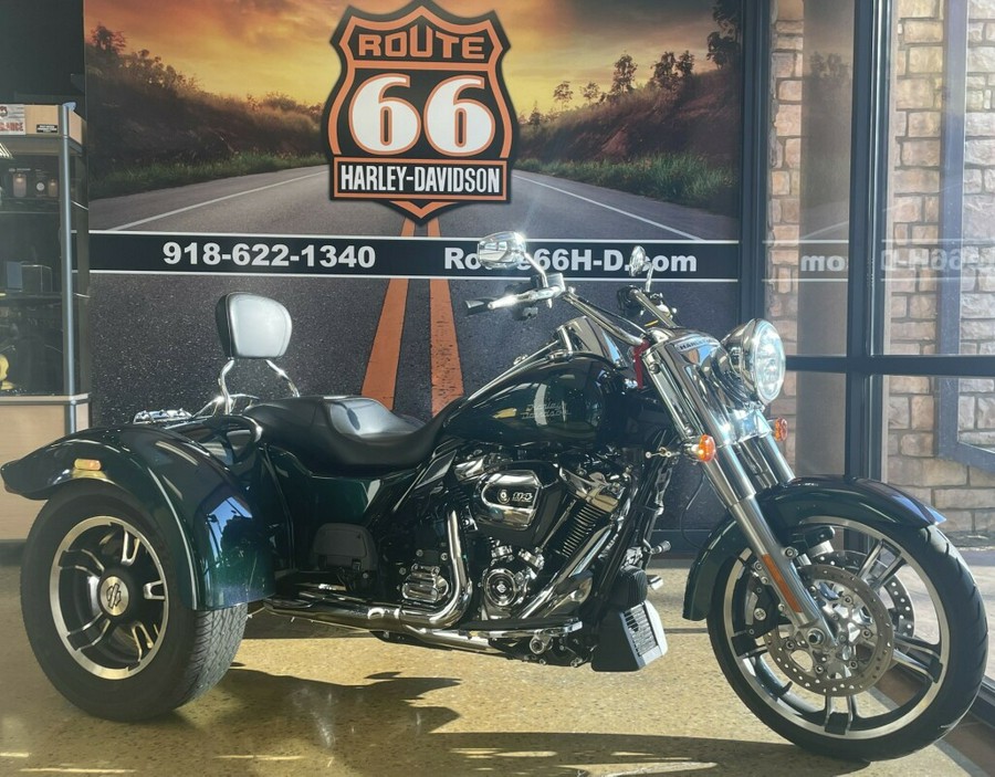 2021 Harley-Davidson Freewheeler Snake Venom