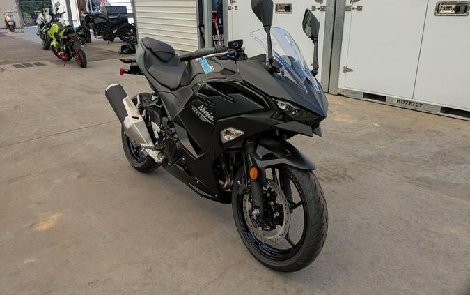 2026 Kawasaki Ninja® 500 ABS