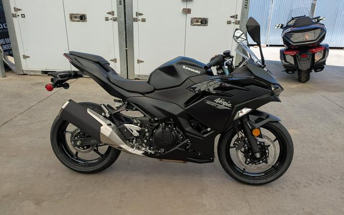 2026 Kawasaki Ninja® 500 ABS