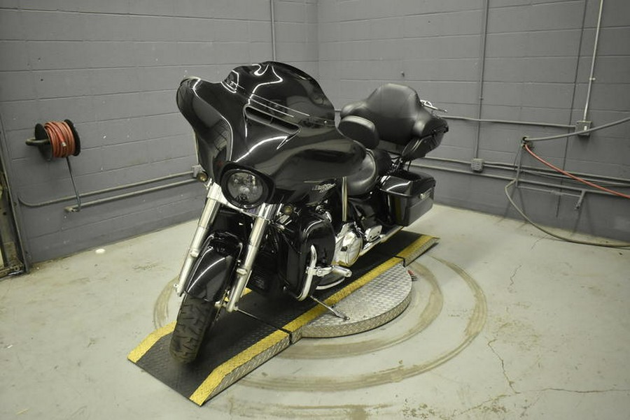 2017 Harley-Davidson® FLHX - Street Glide®