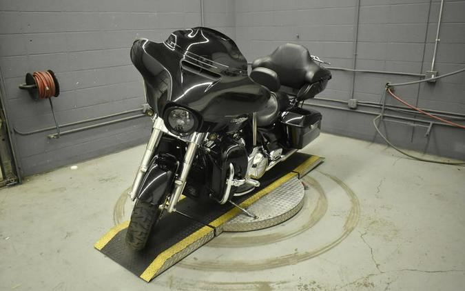2017 Harley-Davidson® FLHX - Street Glide®