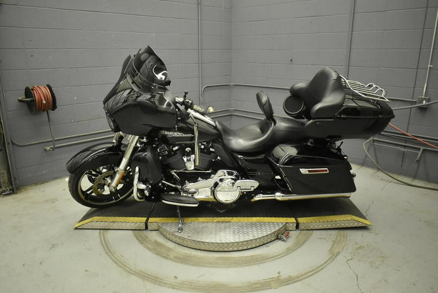 2017 Harley-Davidson® FLHX - Street Glide®