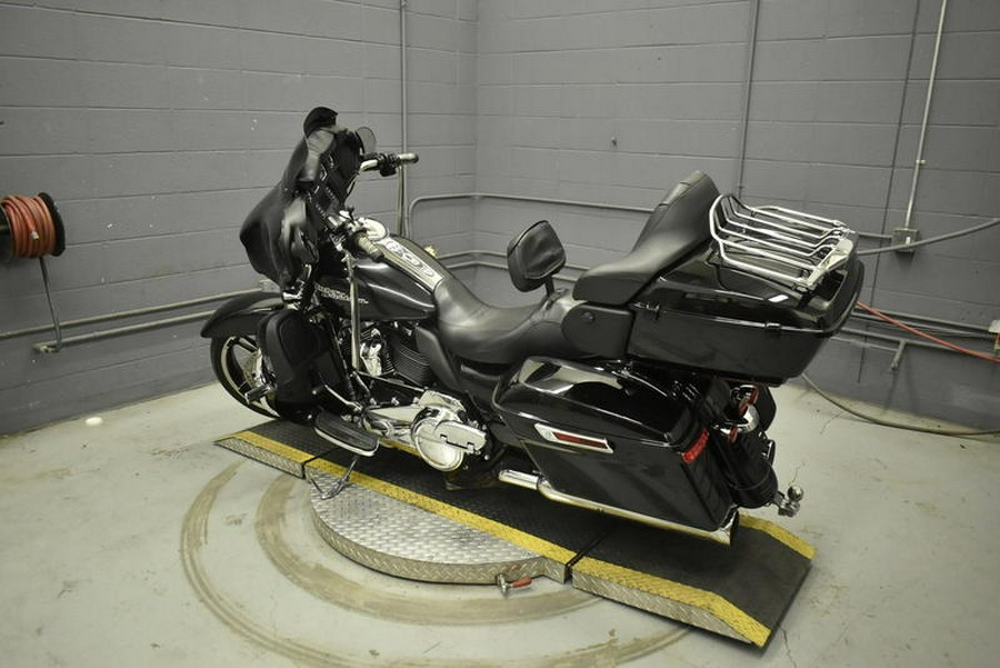 2017 Harley-Davidson® FLHX - Street Glide®