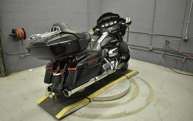 2017 Harley-Davidson® FLHX - Street Glide®