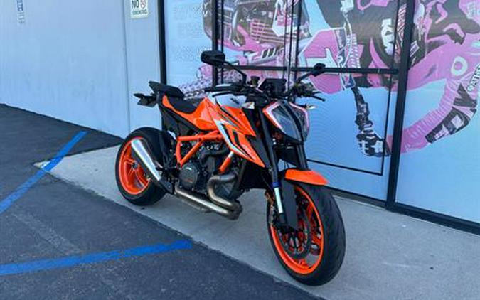 2022 KTM 1290 Super Duke R Evo Review [17 Track + Street Fast Facts]