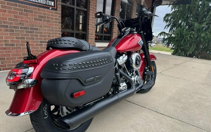 2026 Harley-Davidson Heritage Classic FLHC Brilliant Red