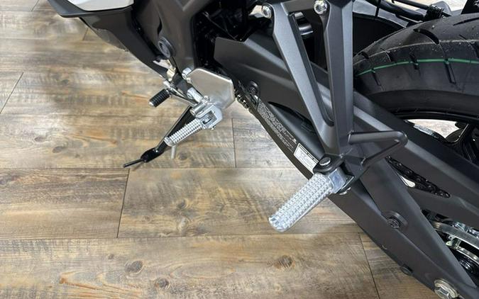 2026 Yamaha YZF R3 70Th Anniversary Edition