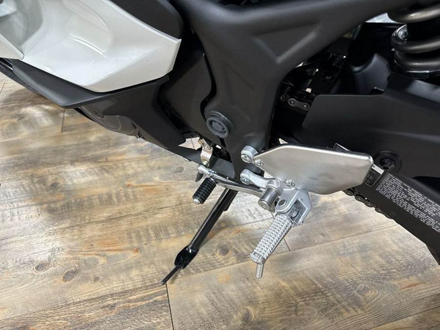 2026 Yamaha YZF R3 70Th Anniversary Edition