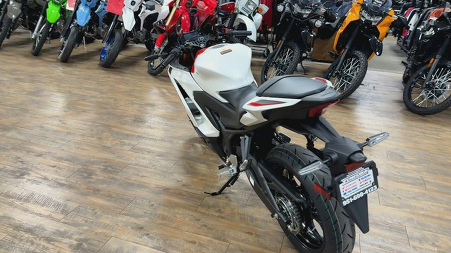 2026 Yamaha YZF R3 70Th Anniversary Edition