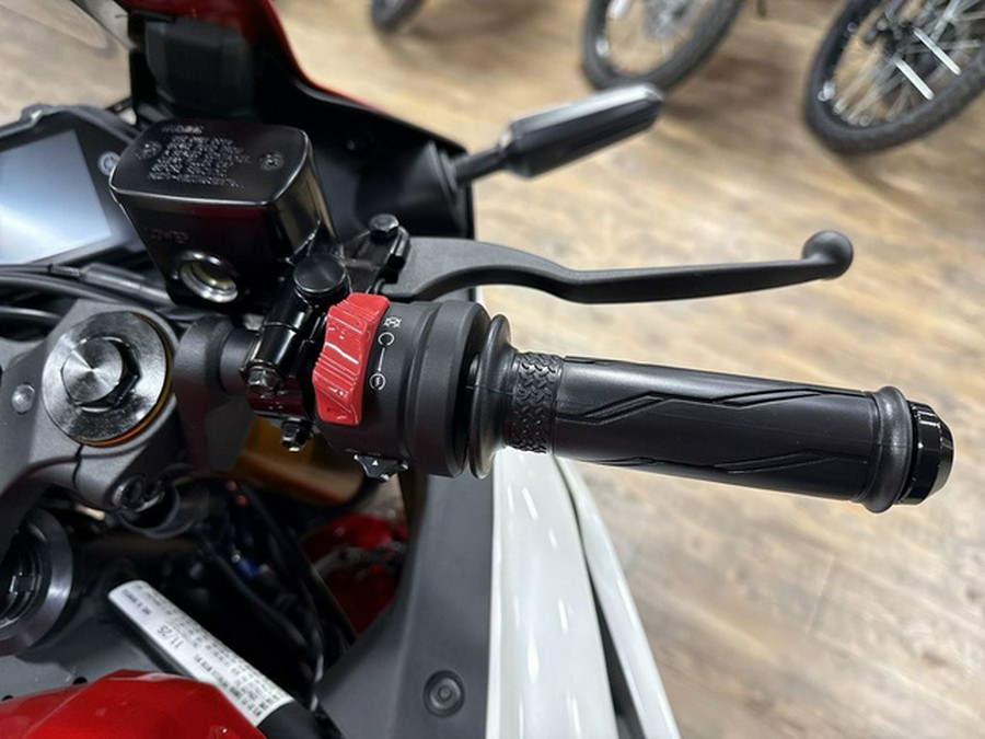 2026 Yamaha YZF R3 70Th Anniversary Edition