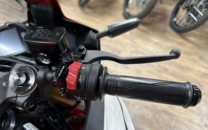 2026 Yamaha YZF R3 70Th Anniversary Edition