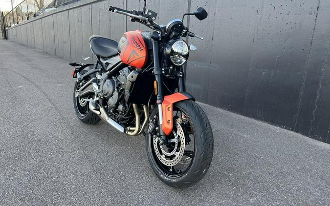 2023 Triumph Trident 660 Matte Baja Orange / Matte Storm Grey