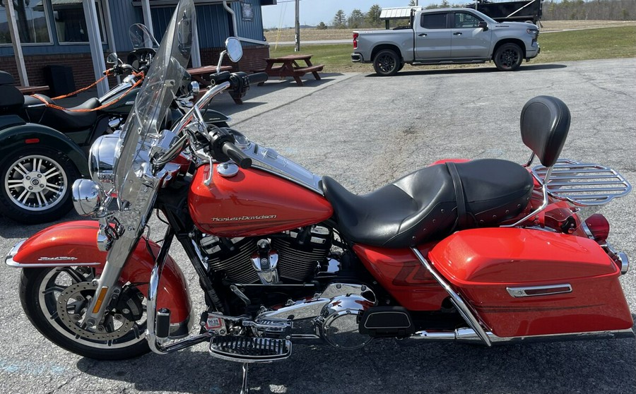 2017 Harley-Davidson Road King Custom Colour Laguna Orange