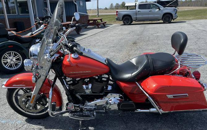 2017 Harley-Davidson Road King Custom Colour Laguna Orange