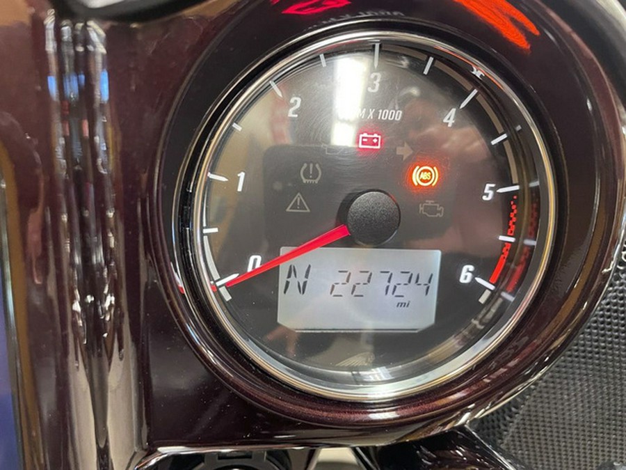 2022 Indian Roadmaster Limited Crimson Metallic