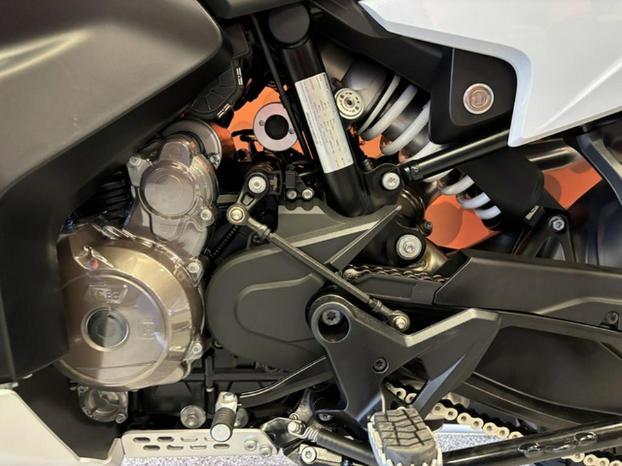 2025 Husqvarna Norden 901 Expedition